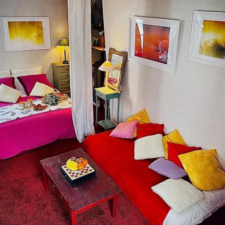 Romantic - Hyper Center - Quiet - Bright